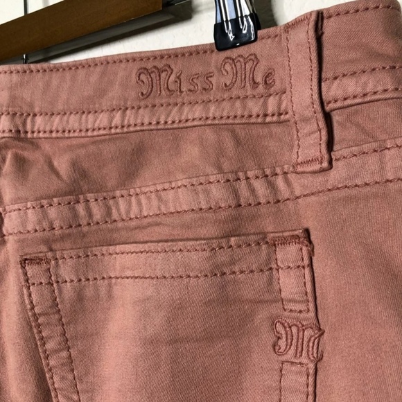 Miss Me Mid Rise Easy Crop Dusty Pink Jeans Size 36 - Picture 3 of 6